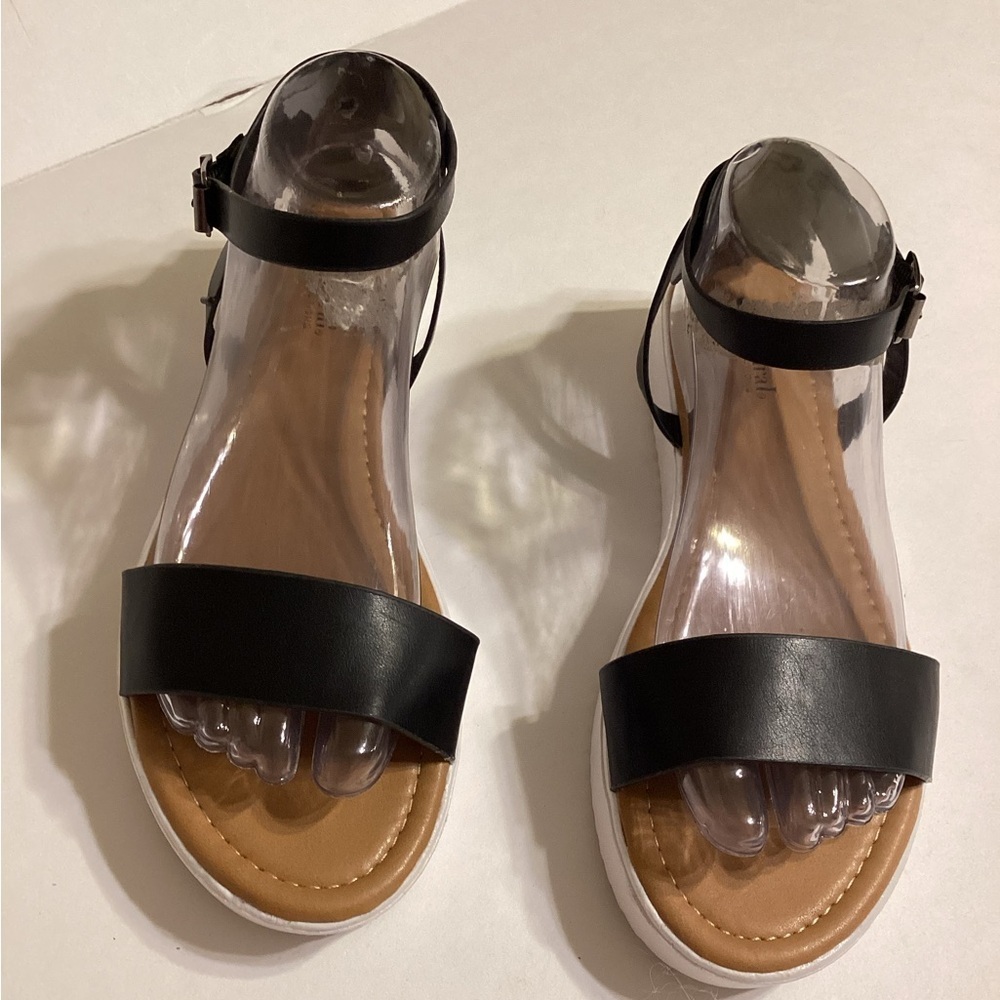 Natural Women’s Sandals Size 9